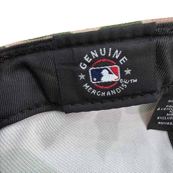 New Era Boston Red Sox 2004 World Series Side Patch 59Fifty Fitted Hat 7 1/4 NWT - Picture 8 of 9